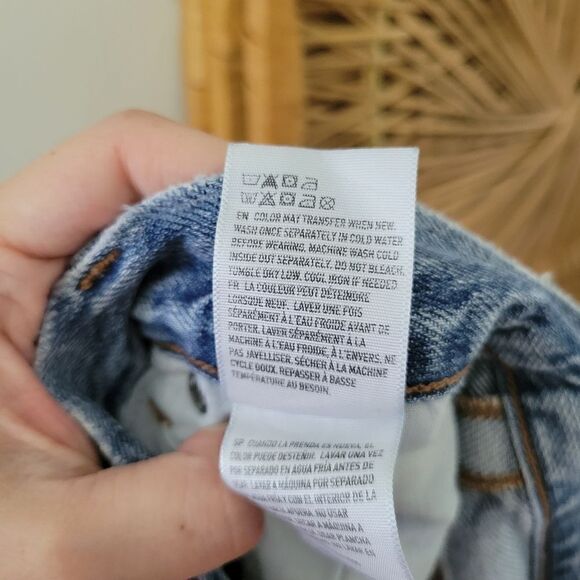 American Eagle Mom Jeans Cut Off Shorts Distressed Light Wash 00 Regular - Picture 7 of 8